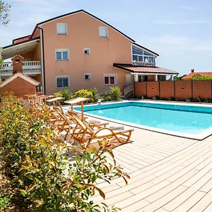 Foric With Outdoor Heated Pool Apartment Rab Town
